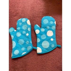 2 blue polka dot oven mitts